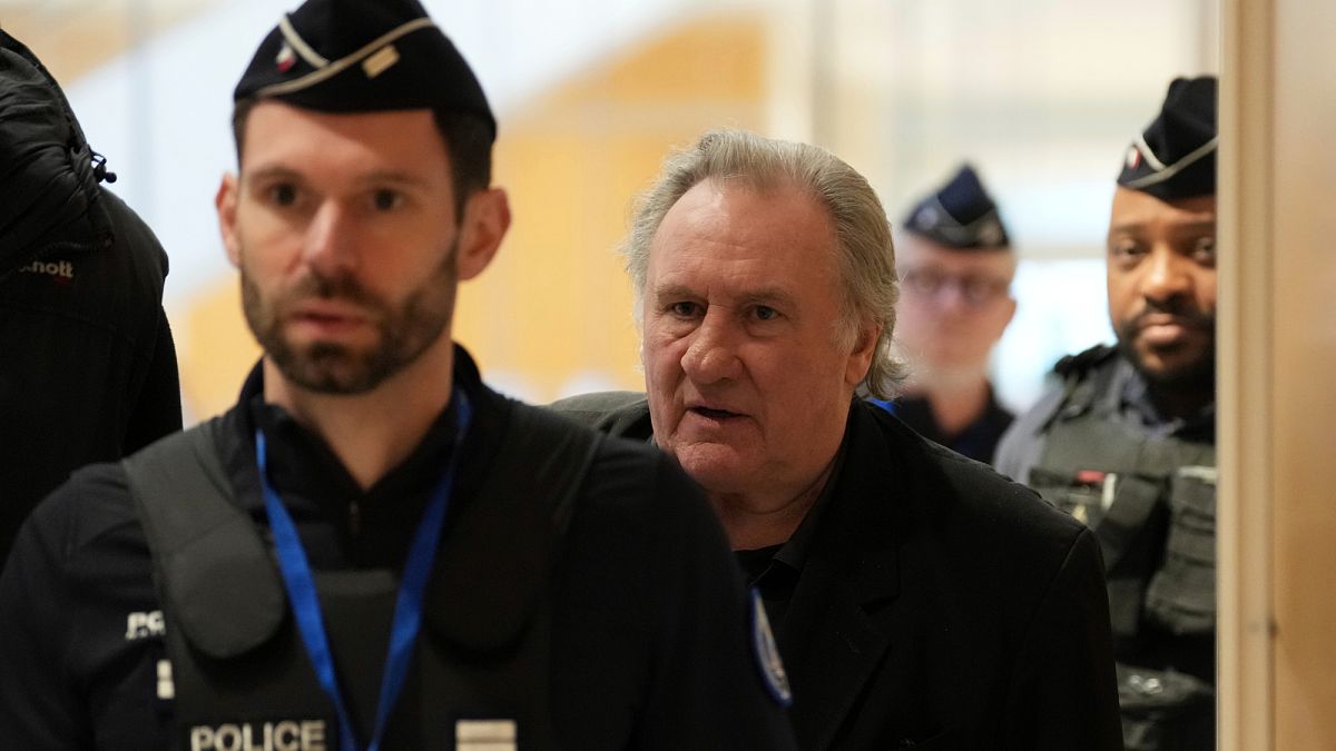 Procès Depardieu : l'acteur accusé de trois attouchements par l'une des plaignantes