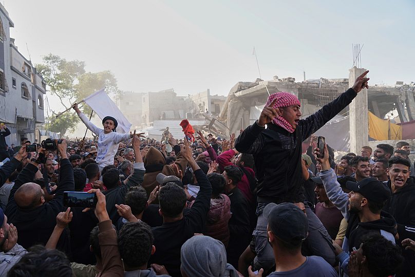 De rares slogans anti-hamas ont résonnés pendant la manifestation anti-guerre du 26 mars 2025 à Beit Lahiya, nord de Gaza.