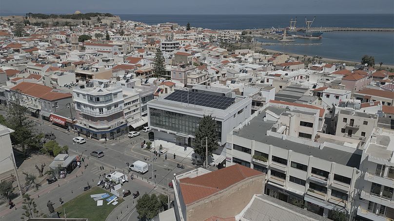 Con el apoyo de COMPOSE, Rétino instaló paneles solares que ahora suministran energía al ayuntamiento