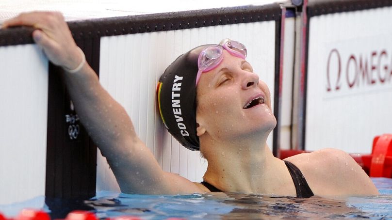 Kirsty Coventry a 200 méteres női hátúszásban a pekingi olimpián aratott győzelme után ... 