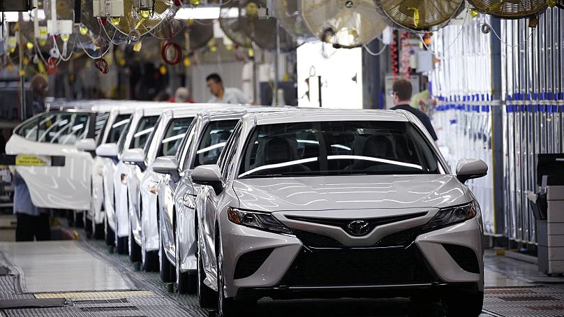 Amerikai eladásra szánt Toyoták sorakoznak