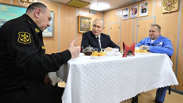 Guerra in Ucraina, Putin propone un'amministrazione transitoria a Kiev per raggiungere la pace