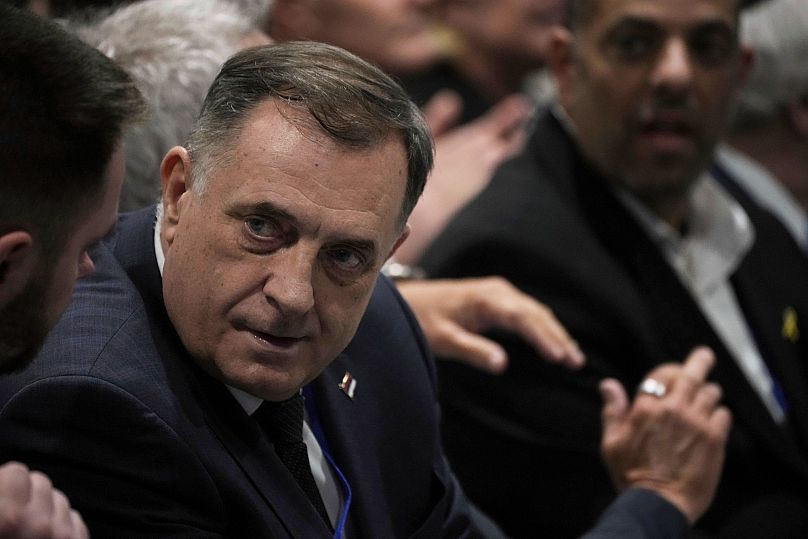 Prezydent Bośni i Hercegowiny Milorad Dodik, z lewej, bierze udział w Międzynarodowej Konferencji na temat Zwalczania Antysemityzmu w Jerozolimie.