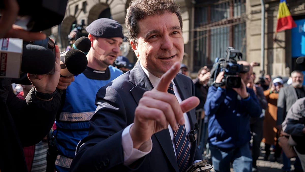 Nicușor Dan: Románia választási rendszere Elon Musk és JD Vance véleménye szerint Nicușor Dan: Románia választási rendszere Elon Musk és JD Vance véleménye szerint