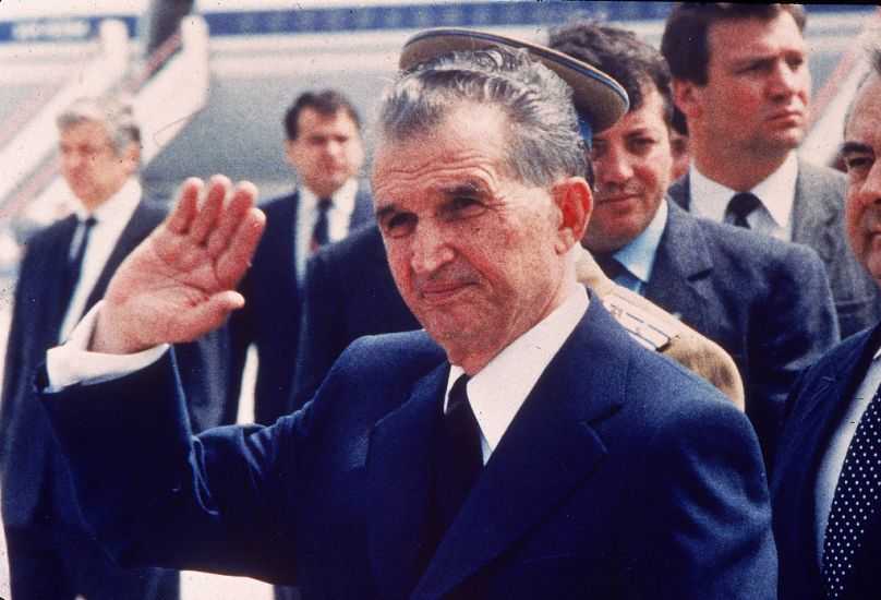 Nicolae Ceauescu a bukaresti repülőtéren 1987 májusában