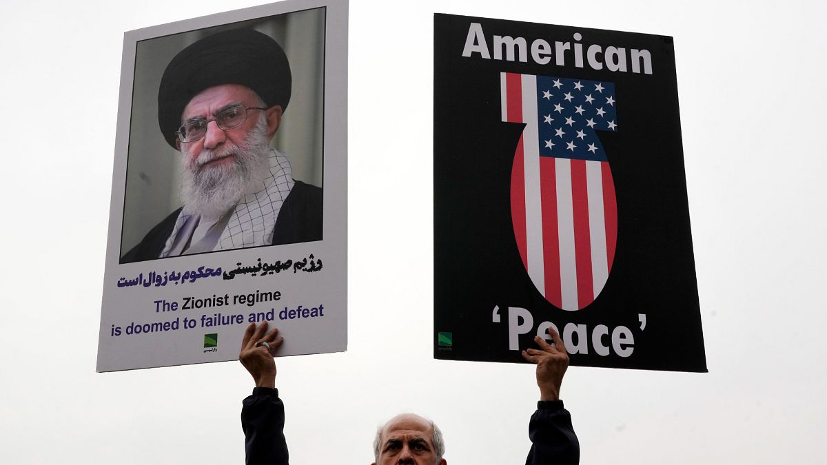 واشنطن وطهران تتبادلان رسائل حادّة... هل تتكرّر تجربة اتفاق 2015 أم أنّ الظروف تغيّرت؟