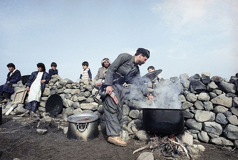  یک جنگجوی کرد از نیروهای پیشمرگه در کردستان عراق