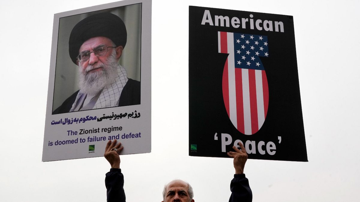 طهران تلوح بالسلاح النووي رداً على تهديدات ترامب