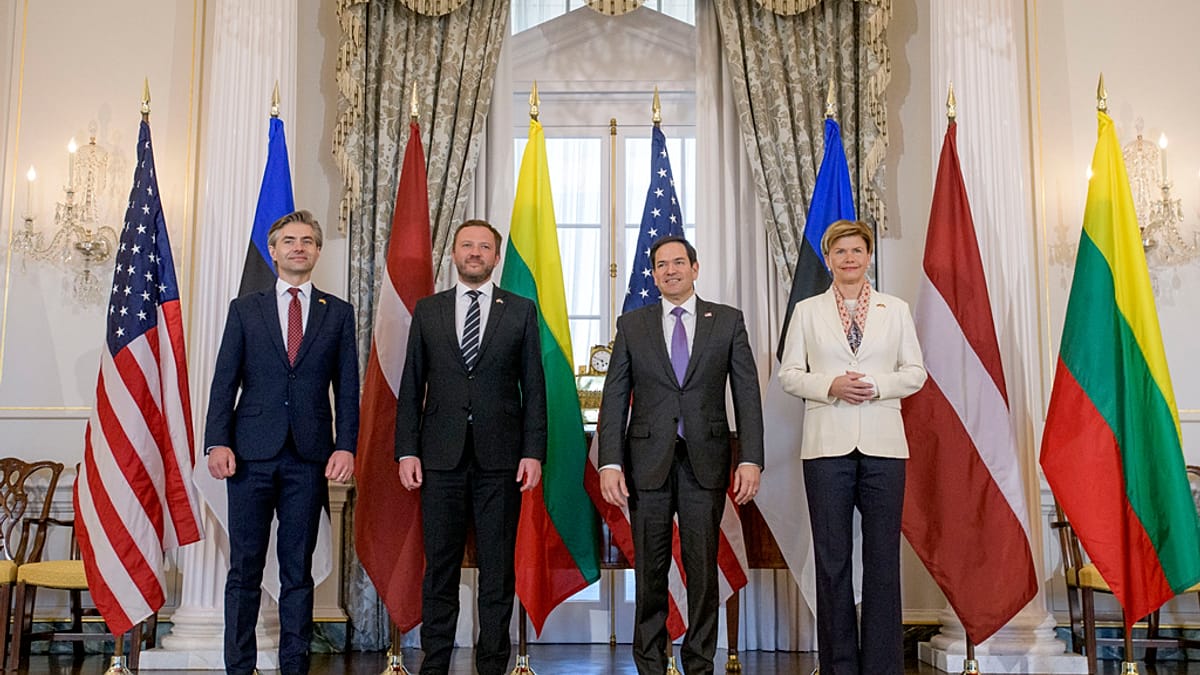 Az Ukrajnai Tűzszünet aggasztja a Balti államok védelmi minisztereit Az Ukrajnai Tűzszünet aggasztja a Balti államok védelmi minisztereit