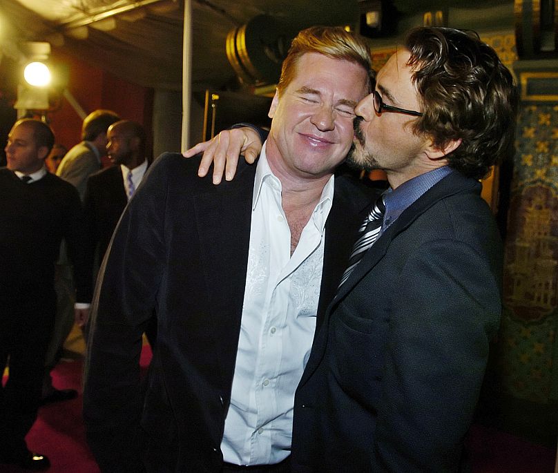 Val Kilmer, et Robert Downey "Kiss Kiss Bang Bang", au Chinese Theatre à Los Angeles, le mardi 18 octobre 2005.