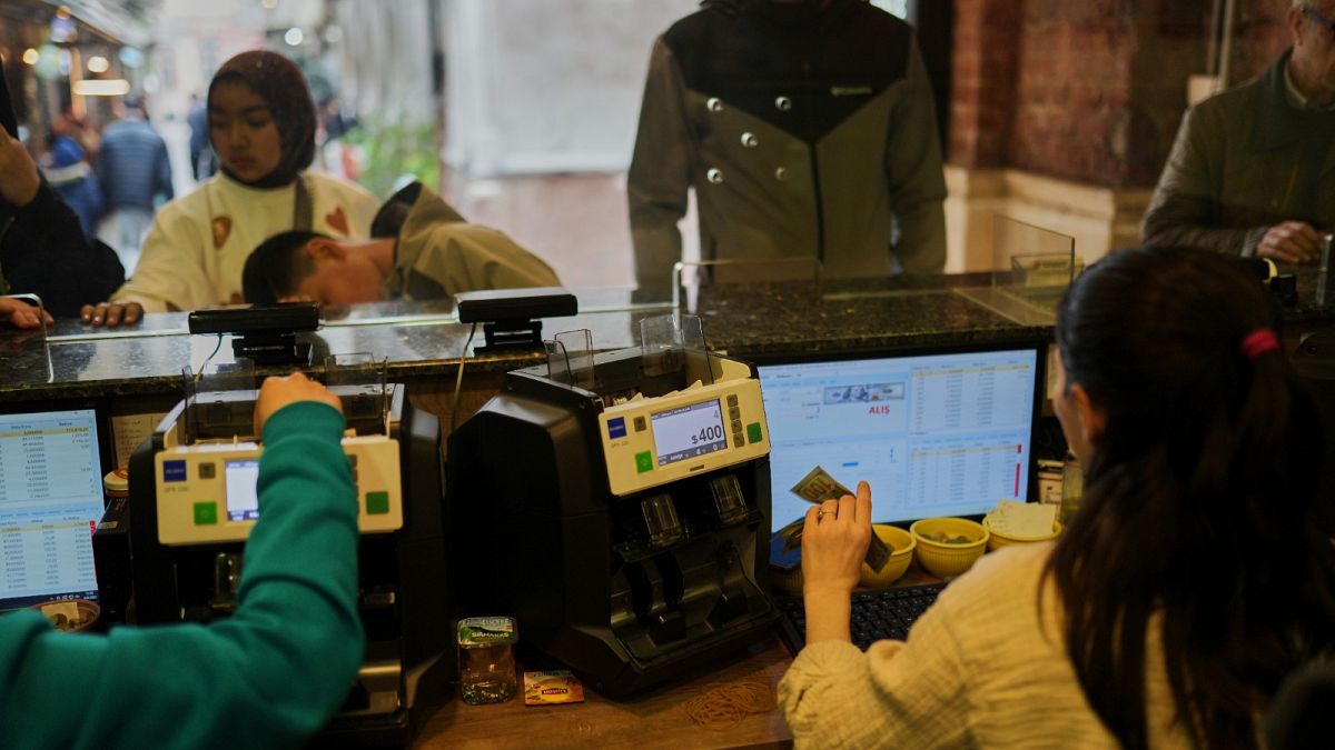 تركيا: حملة اعتقالات واسعة بعد دعوات لمقاطعة اقتصادية دعماً لإمام أوغلو