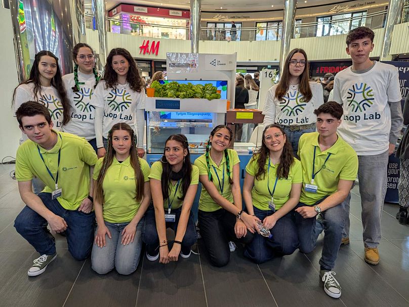 Τα μέλη της Μαθητικής Επιχείρησης Loop Lab έχουν ως σύνθημα: «Βάζουμε την Καινοτομία στην Πράσινη Εκπαίδευση»