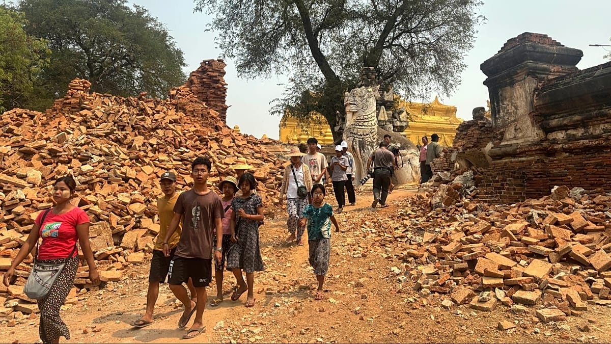 A Menu-téglakolostor romjai Mandalay környékén – Mianmar földrengés után