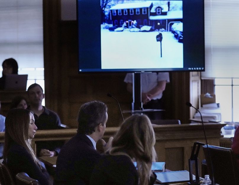 Brian Albert háza, amely előtt megtalálták John O’Keefe-t; a kép bal szélén Karen Read