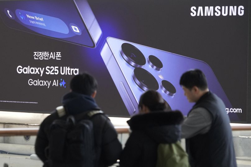 A Dél-koreai Samsungnak minden esélye megvan, hogy előrébb törjön az értékesítésben.