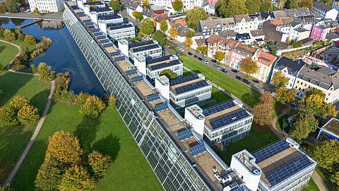 Un impianto fotovoltaico sul tetto del parco scientifico di Gelsenkirchen, Germania