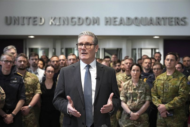 Le Premier ministre britannique Keir Starmer s'exprime lors d'une visite sur une base militaire à Northwood, Londres, jeudi 20 mars 2025.
