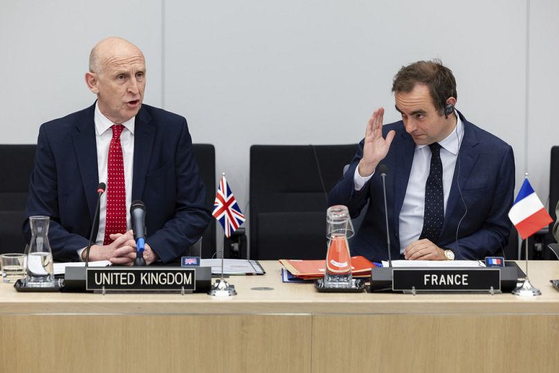 John Healey és Sebastien Lecornu brit és francia védelmi miniszterek
