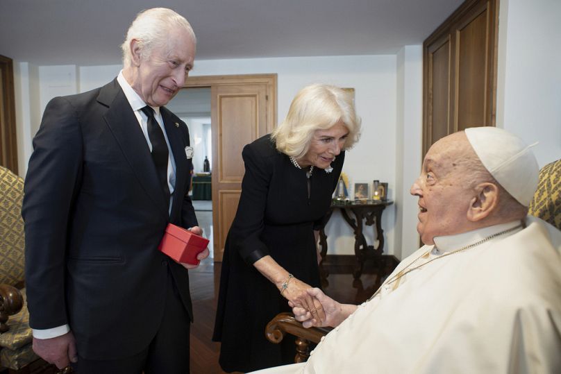 Król Karol i królowa Kamila na spotkaniu z papieżem Franciszkiem, 9.04.2025