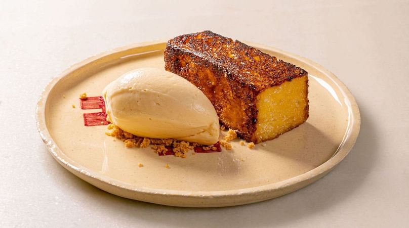 Torrija de mantecado de Ricard Camarena
