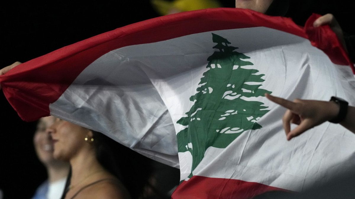 غضب في لبنان بسبب حملة تسويقية تعرض أحذية بأسماء زوجات النبي محمد