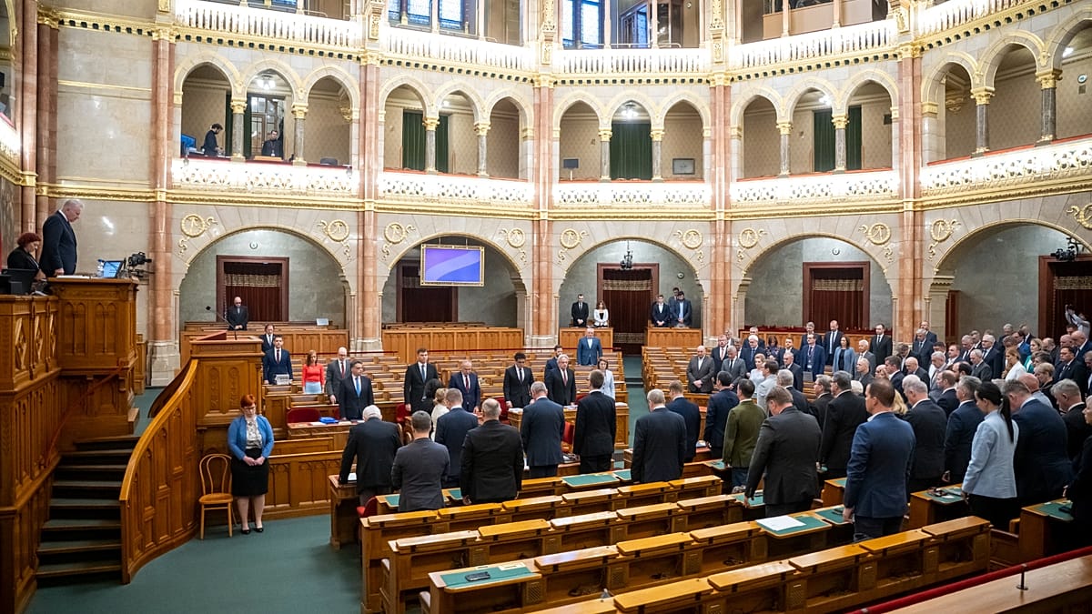 Az Alaptörvény 15. módosítása elfogadva a magyar parlamentben