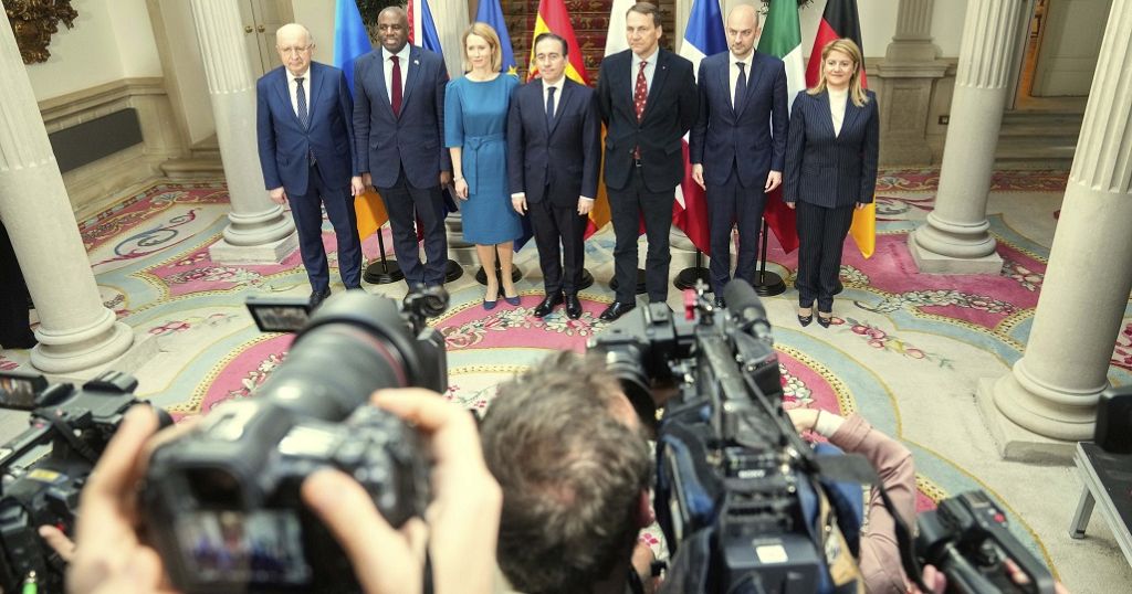 EU foreign ministers discuss Ukraine, Syria and EU-African relations in Luxembourg. EU foreign ministers discuss Ukraine, Syria and EU-African relations in Luxembourg.