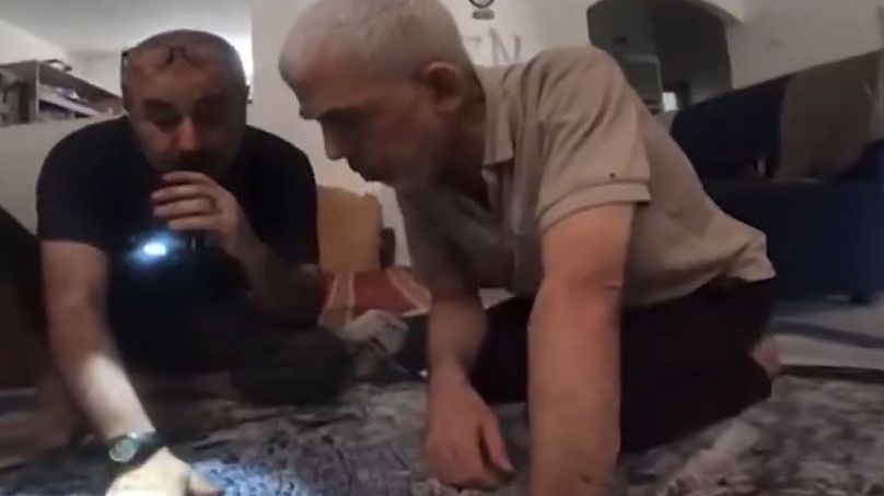 Sinwar a stáb egyik tagjával