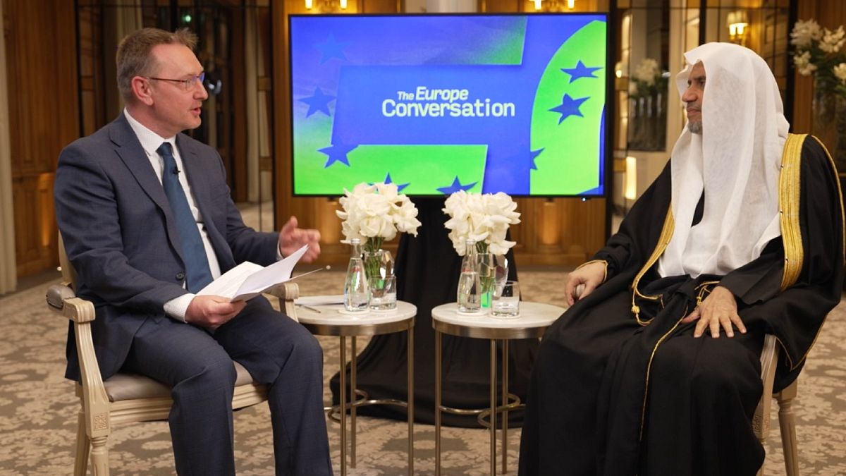 أمين عام رابطة العالم الإسلامي: "تعليم المرأة حق مشروع" والكراهية "أسلوب خاطئ وصفقة خاسرة"