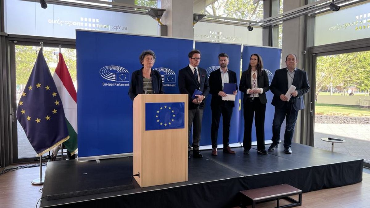 Az EU-küldöttség 3 napos látogatása a demokrácia, jogállamiság és alapvető jogok ügyében Budapesten Az EU-küldöttség 3 napos látogatása a demokrácia, jogállamiság és alapvető jogok ügyében Budapesten