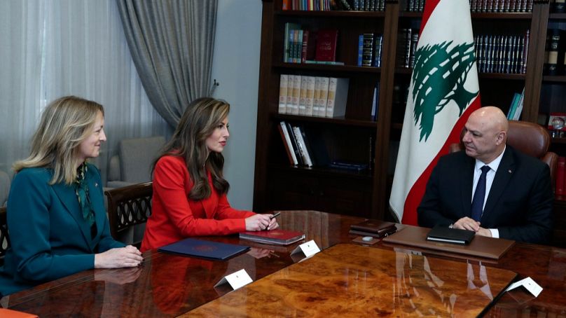  الرئيس اللبناني جوزيف عون خلال لقائه نائبة المبعوث الأمريكي الخاص لسلام الشرق الأوسط مورغان أورتاغوس في بعبدا شرق بيروت، يوم الجمعة 7 فبراير 2025.