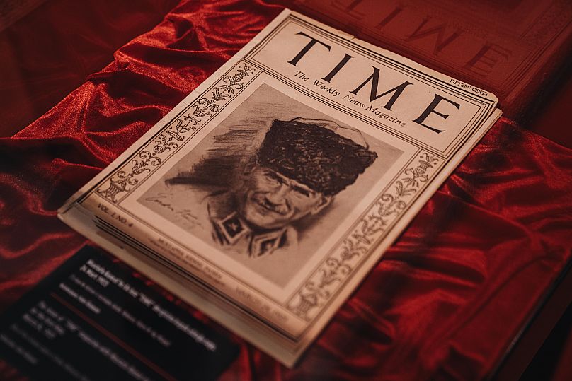 “Karanlıkta Akan Bir Yıldız: Mustafa Kemal Atatürk” sergisi.
