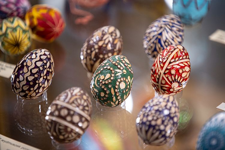 De la Antártida a Kenia: Así es el museo de huevos de Pascua de Polonia