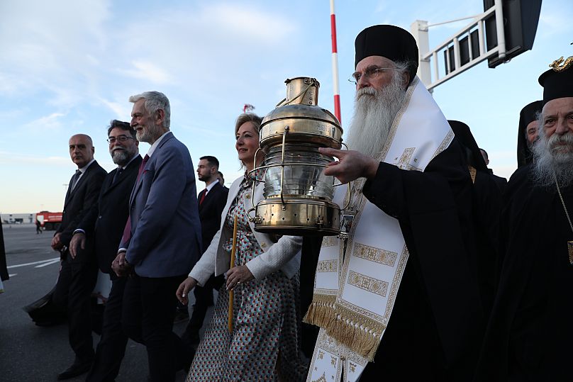 Άφιξη του Αγίου Φωτός στην Αθήνα