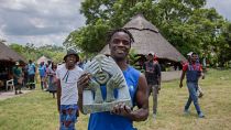 Zimbabwe : des sculptures explorent l'héritage colonial de Cecil Rhodes