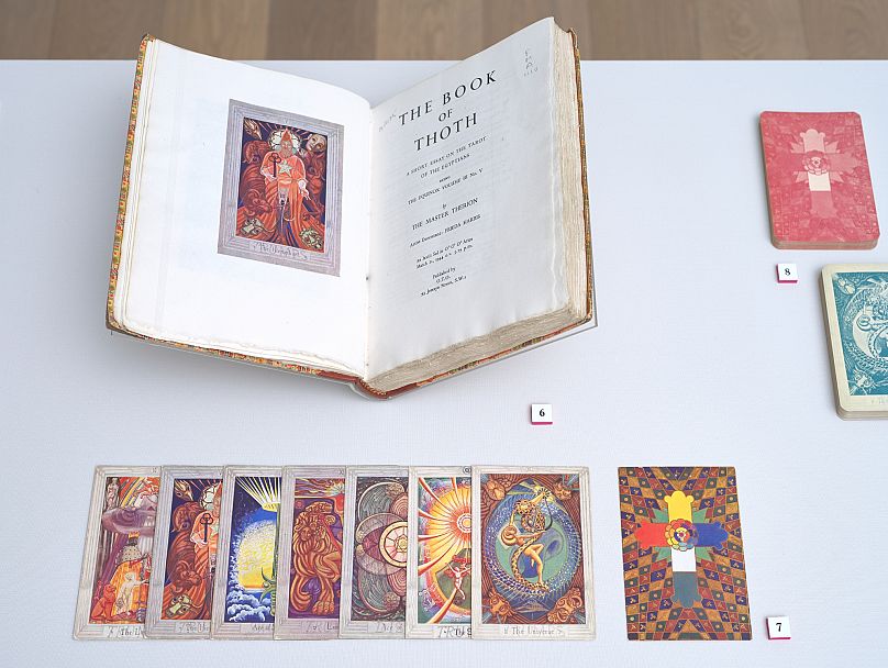 Tarotu, eski Mısır metninin sırlarını içerdiğine inanan bir Fransız din adamı mistik bir öğreti haline dönüştürdü.