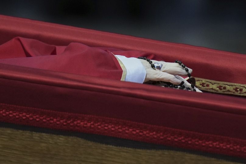 Ciało papieża poddano zabiegowi tanatopraksji