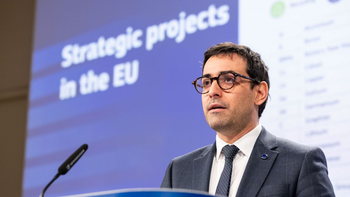 EU Commission withdrew patent file to push for agreement, says industry chief 