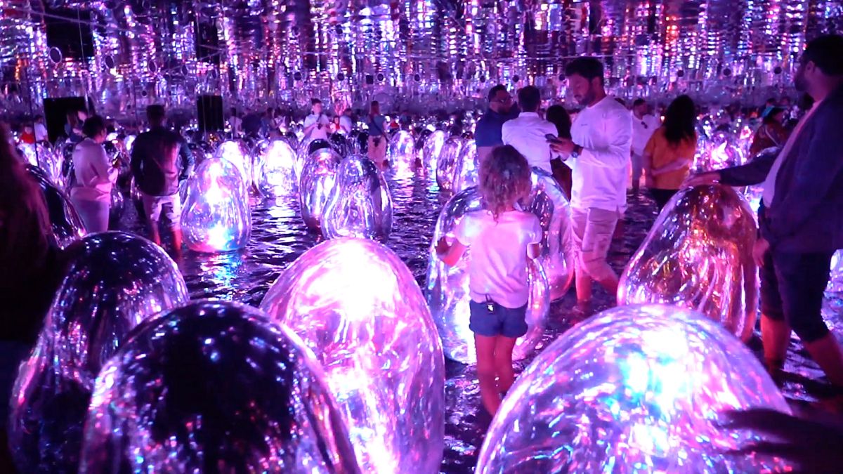 Entdecken Sie den größten immersiven Kunstraum der Welt in Abu Dhabis Kulturviertel