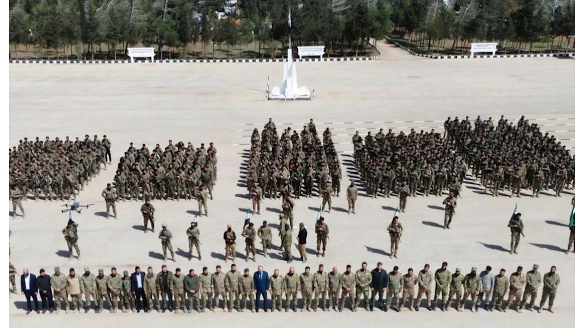 بريطانيا تفتح باباً على سوريا... من هي الوجوه والكيانات المستفيدة من رفع العقوبات؟