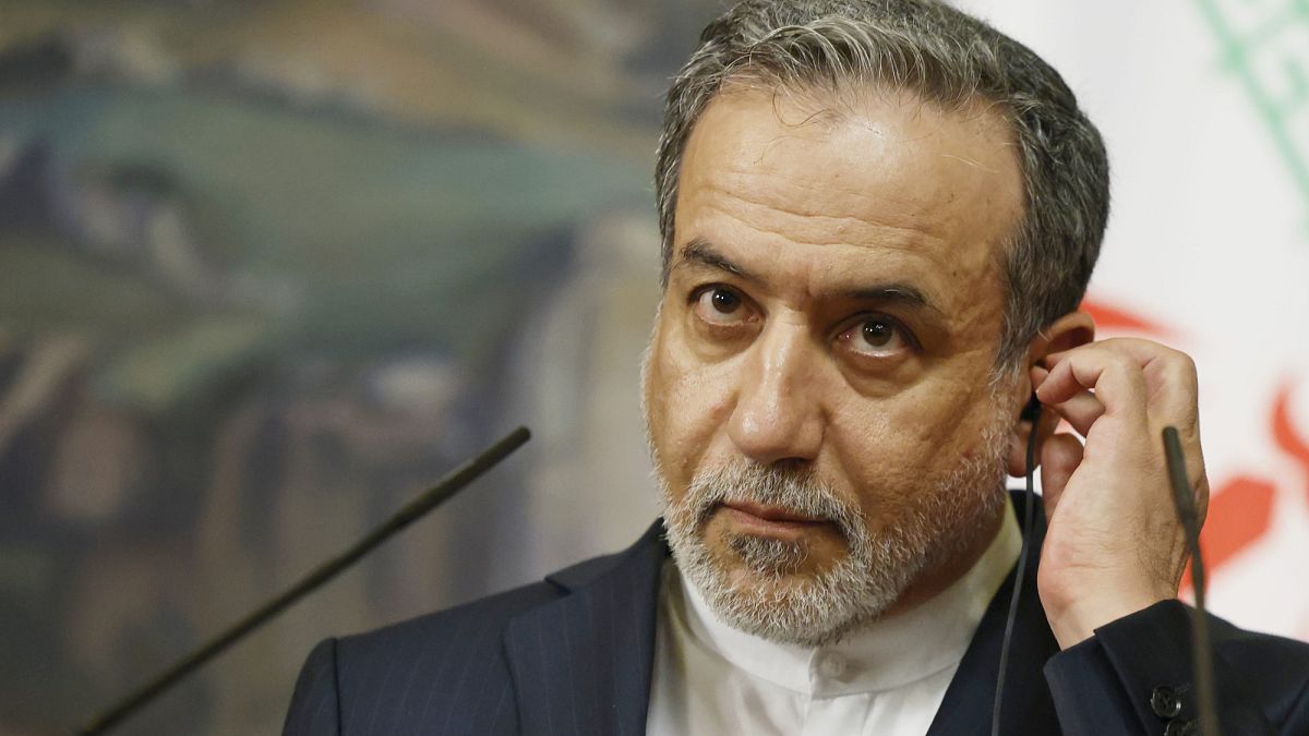 إيران تبدي استعدادها لمفاوضات نوويّة مع الترويكا الأوروبية... وباريس تشترط جدية طهران في ذلك