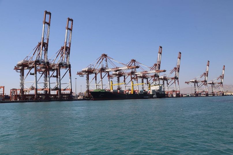 تأسیسات بندر رجایی
