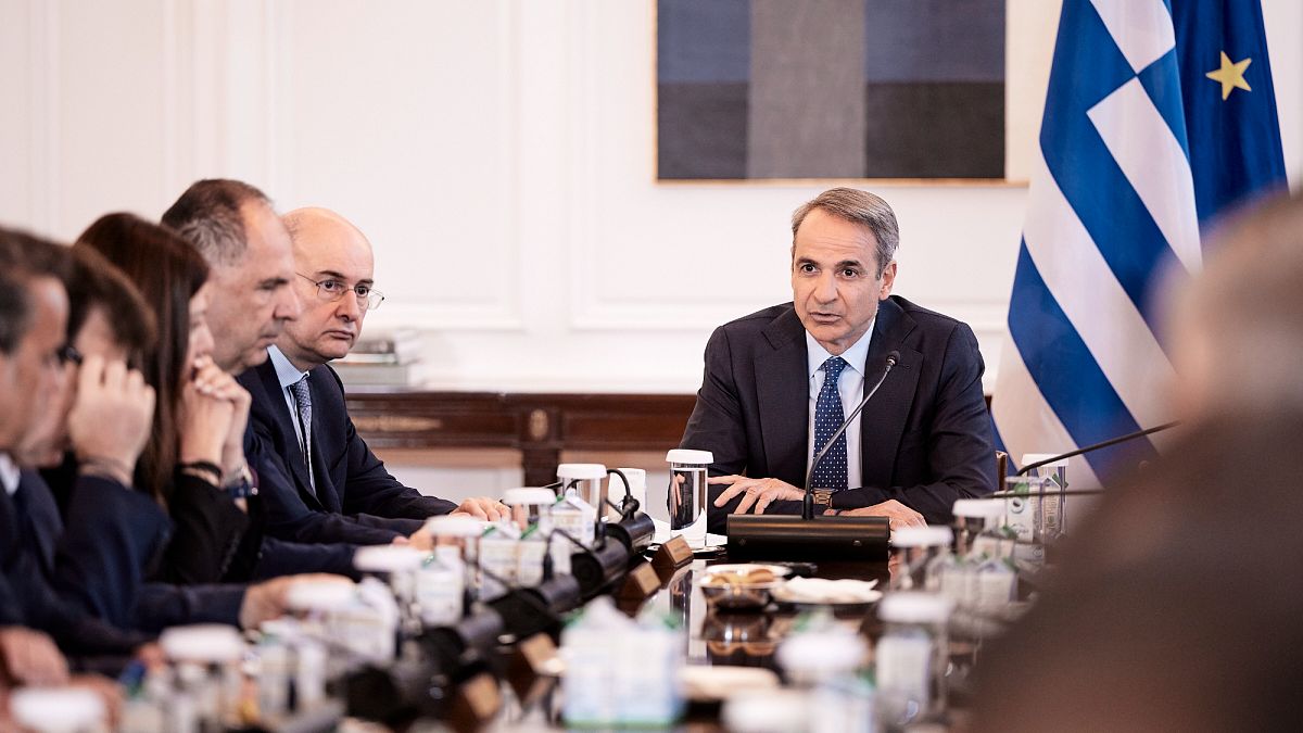 Κυριάκος Μητσοτάκης στο υπουργικό: Με μοντέλο ΔΕΗ οι αλλαγές στον ΟΣΕ