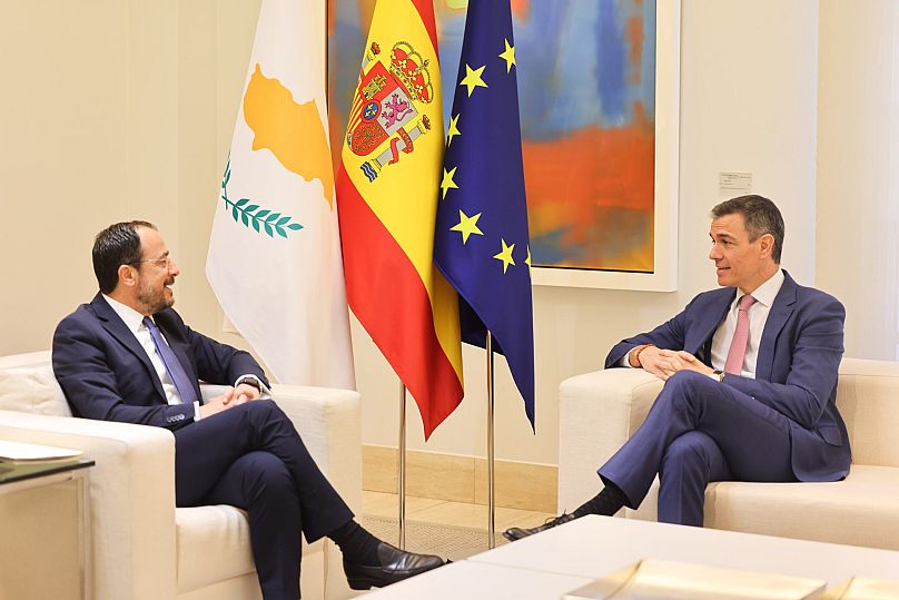 ΧΡΙΣΤΟΔΟΥΛΙΔΗΣ ΚΑΙ ΣΑΝΤΣΕΘ