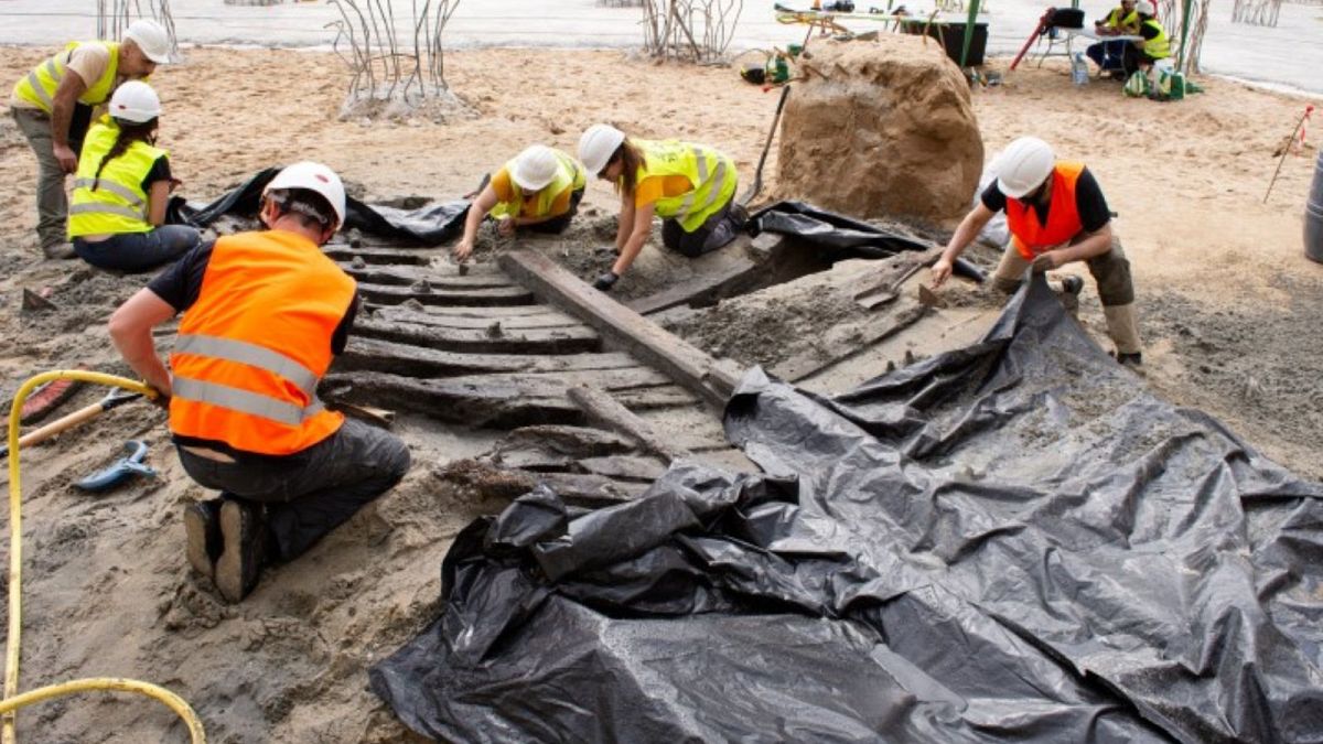 A 500-year-old medieval shipwreck has been discovered in Barcelona