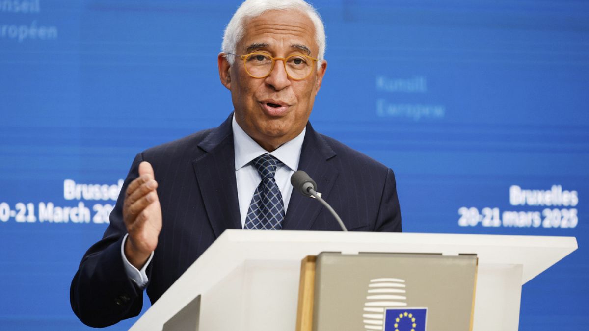 A bolgár hadiipar egyedülálló voltáról beszélt António Costa egy fegyvergyár-látogatáson
