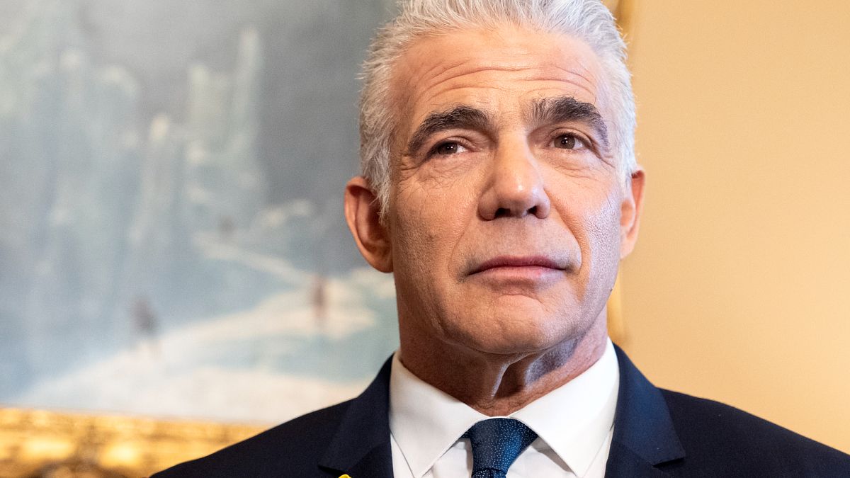 "تذكر من كان رئيس الوزراء حينها"... لابيد يهاجم تصريحات نتنياهو حول عملية "البيجر"
