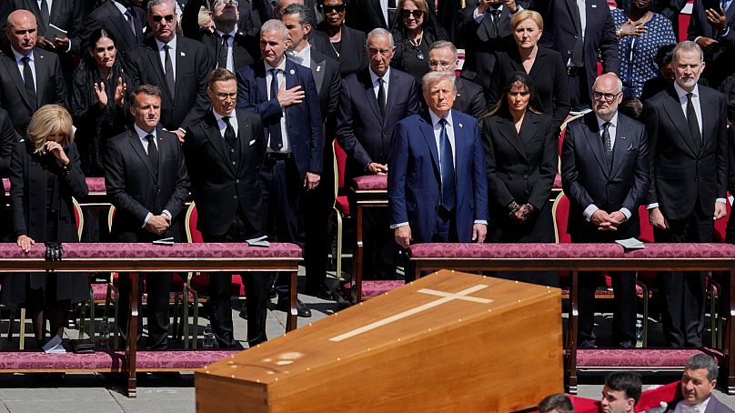 US-Präsident Donald Trump wohnt der Beisetzung des Papstes im Vatikan bei. 26. April 2025.