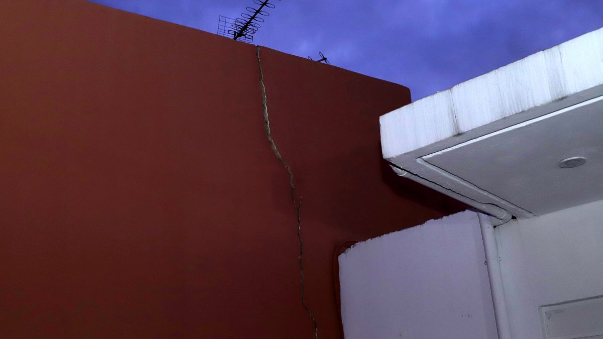 Ελλάδα: Εντείνεται η ανησυχία για τα ρήγματα στο χωριό Βούτες στο Ηράκλειο της Κρήτης
