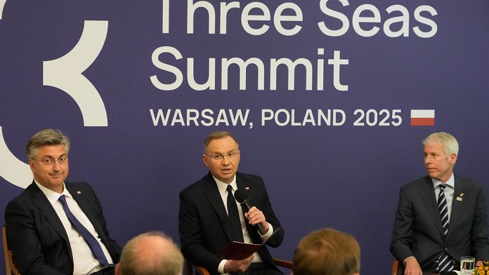 A Varsavia il vertice dell'Iniziativa dei Tre Mari, presenti 13 Paesi Ue